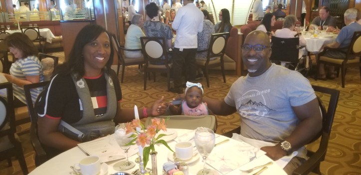 cruise family dinner.jpg